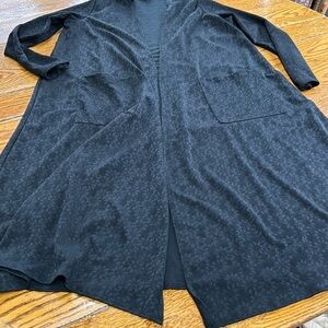 LulaRoe Black textured Sarah style cardigan duster.  Floral pattern. Size Medium